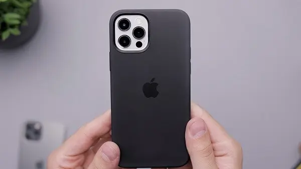 Why Phone Cases Are Essential: Protect Your Smartphone from Damage & Style It with Ease